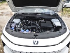 脚分歧乘客的充电需求